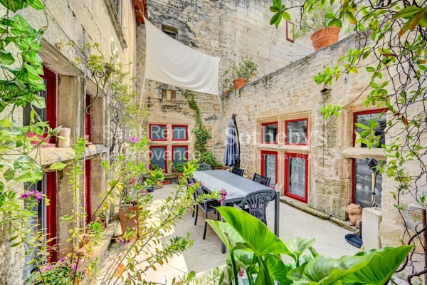 Luxury House for sale in Vallabrègues, 450 000 €, Photo 2
