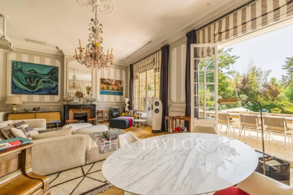 Maison de luxe à louer à Bordeaux, 8 500 €, Photo 2
