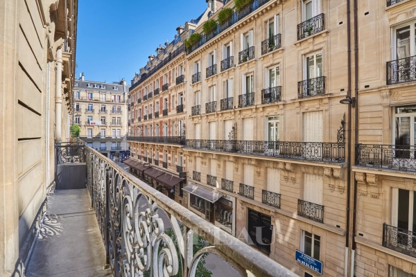Appartement de luxe à louer à Paris 8ème, 3 500 €, Photo 2