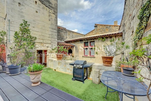 Luxury House for sale in Vallabrègues, 450 000 €, Photo 3