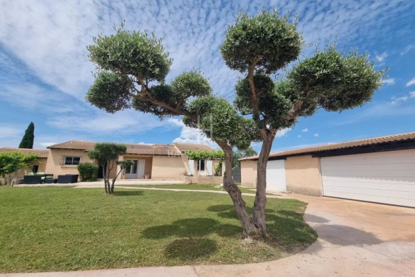 Maison de luxe à vendre à Saint Étienne-du-Grès, 575 000 €, Photo 4