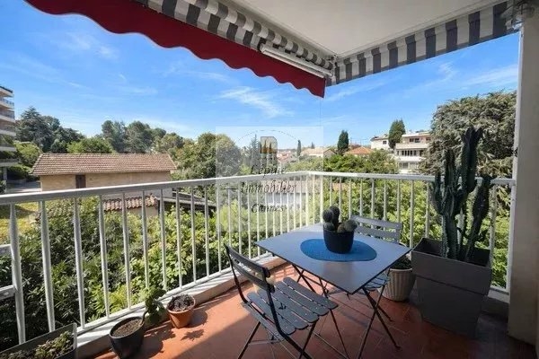 Luxury Apartment for sale in Le Cannet, 455 000 €, Photo 1