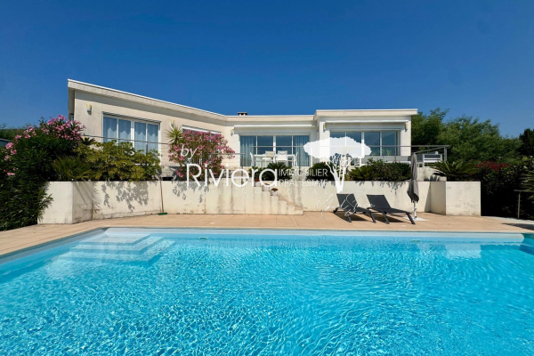 Luxury House for sale in Cavalaire-sur-Mer, 1 970 000 €, Photo 1