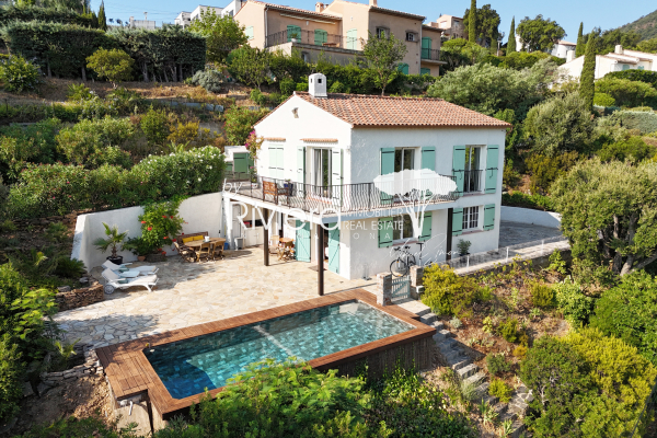 Maison de luxe à vendre à Cavalaire-sur-Mer, 949 000 €, Photo 1
