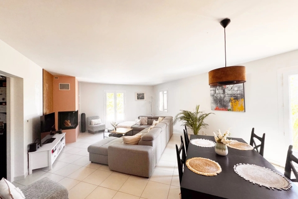Maison de luxe à vendre à Roquebrune-sur-Argens, 590 000 €, Photo 2
