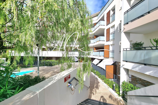 Appartement de luxe à vendre à Cavalaire-sur-Mer, 399 000 €, Photo 3
