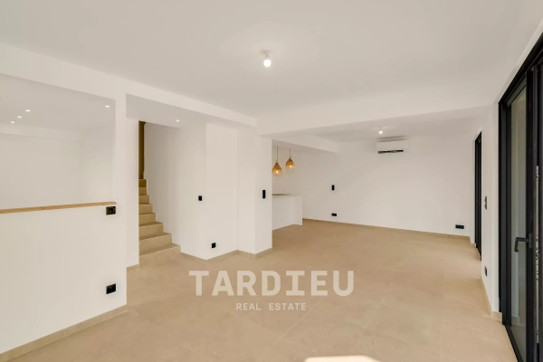 Luxury House for sale in La Croix-Valmer, 950 000 €, Photo 7