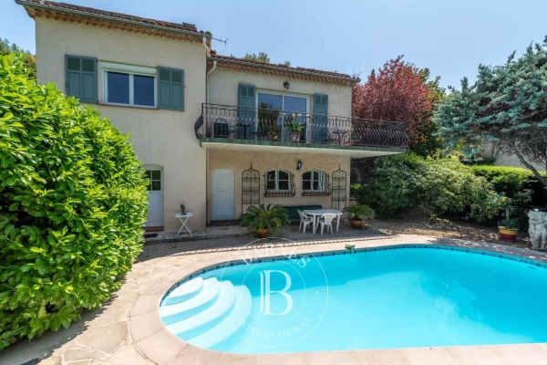 Luxury House for sale in Châteauneuf-Grasse, 580 000 €, Photo 1