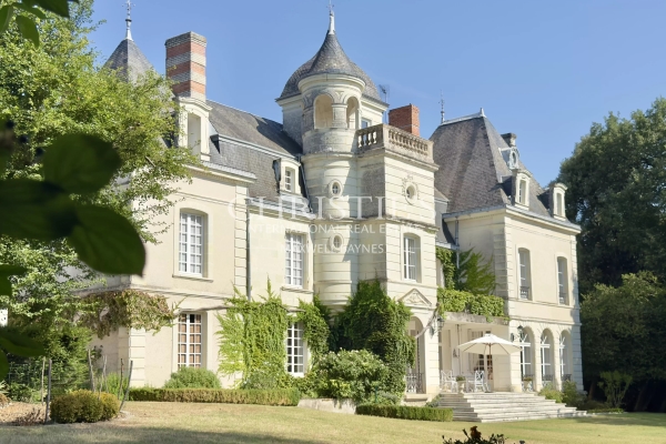Luxury House for sale in Châtellerault, 1 850 000 €, Photo 1