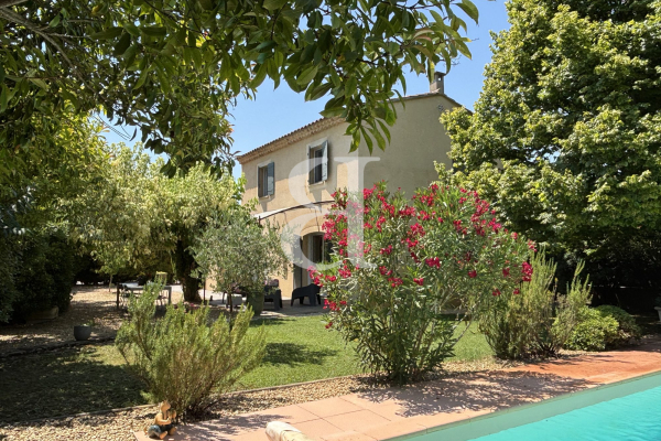 Maison de luxe à vendre à L Isle-sur-La-Sorgue, 690 000 €, Photo 1