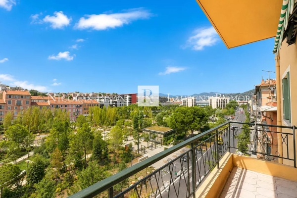 Appartement de luxe à vendre à Nice, 350 000 €, Photo 1