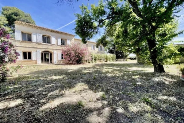 Luxury House for sale in Arles, 650 000 €, Photo 1