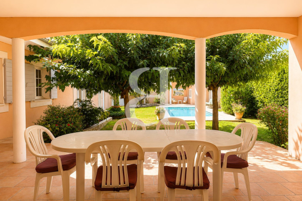 Maison de luxe à vendre à L Isle-sur-La-Sorgue, 830 000 €, Photo 3