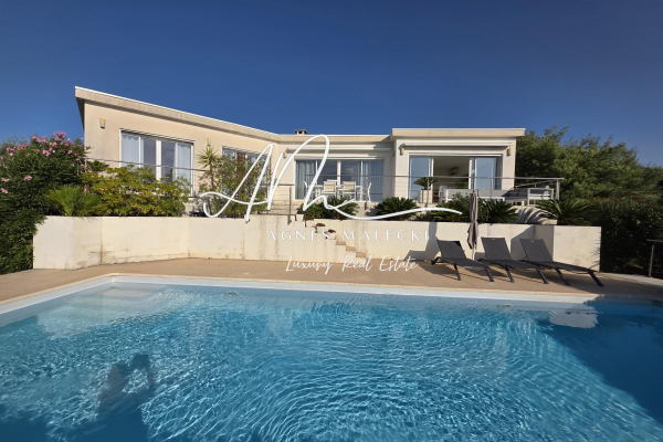 Maison de luxe à vendre à Cavalaire-sur-Mer, 1 970 000 €, Photo 1