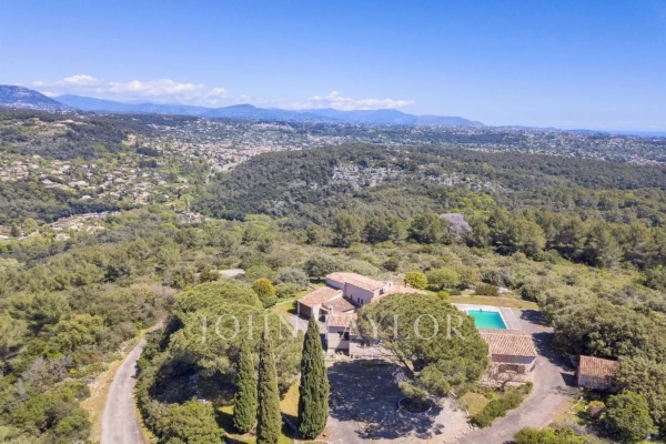 Maison de luxe à vendre à Roquefort-les-Pins, 2 798 000 €, Photo 1