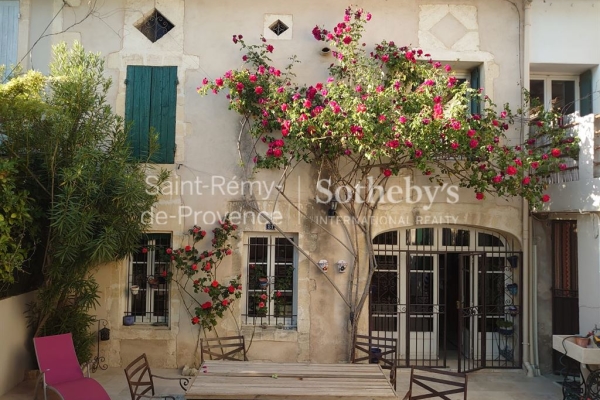 Luxury House for sale in Saint-Rémy-de-Provence, 1 166 000 €, Photo 1