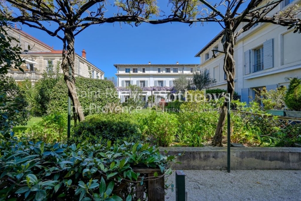 Luxury House for sale in Saint-Rémy-de-Provence, 458 000 €, Photo 1