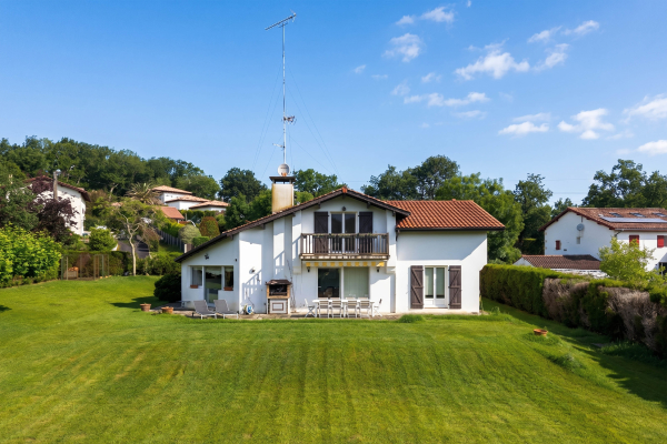 Luxury House for sale in Ascain, 890 000 €, Photo 1