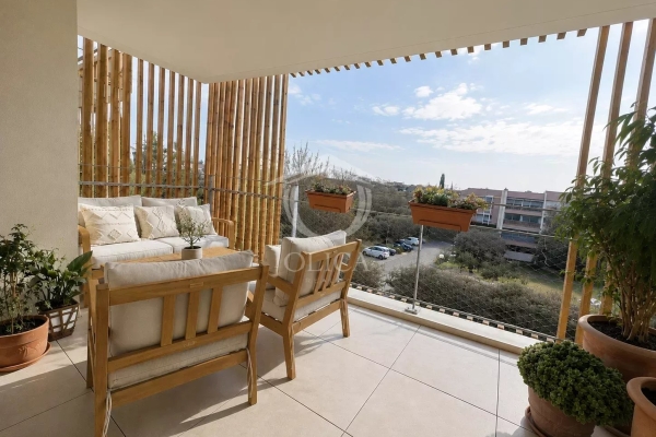 Luxury Apartment for sale in Antibes, 299 000 €, Photo 1