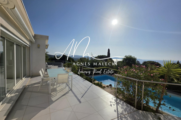 Maison de luxe à vendre à Cavalaire-sur-Mer, 1 970 000 €, Photo 2