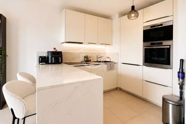Luxury Apartment for sale in Antibes, 299 000 €, Photo 2
