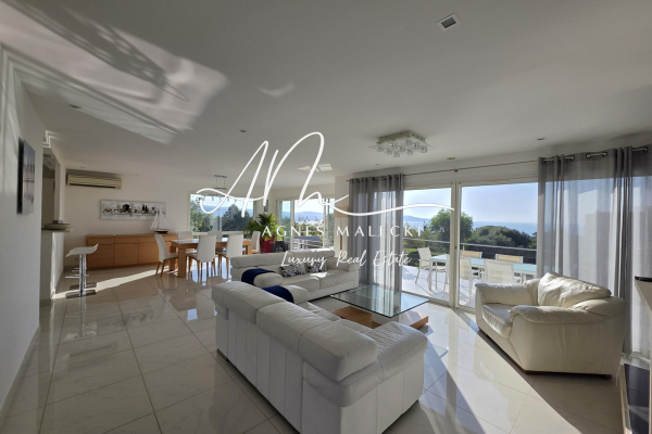 Maison de luxe à vendre à Cavalaire-sur-Mer, 1 970 000 €, Photo 3