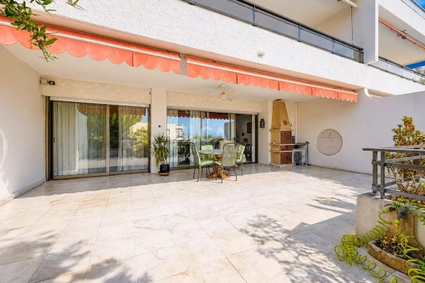 Appartement de luxe à vendre à Antibes, 1 050 000 €, Photo 3