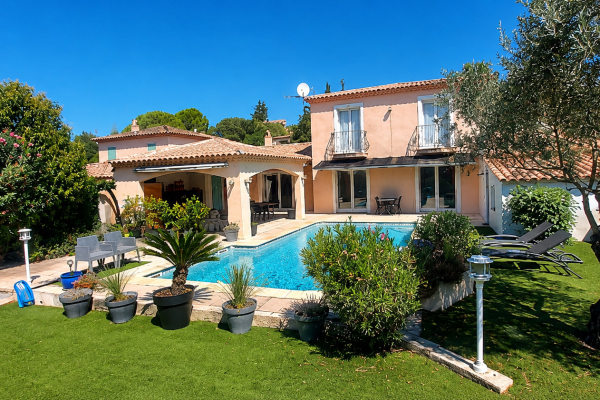 Maison de luxe à vendre à Draguignan, 470 000 €, Photo 1