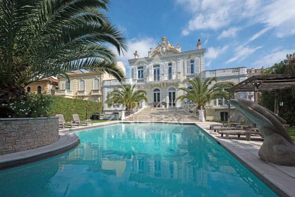 Maison de luxe à louer à Cannes, 62 500 €, Photo 1