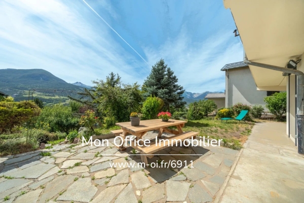 Maison de luxe à vendre à Embrun, 695 000 €, Photo 1