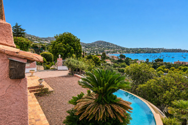 Maison de luxe à vendre à Agay, 1 260 000 €, Photo 1