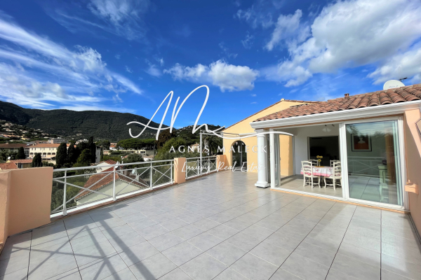 Appartement de luxe à vendre à Cavalaire-sur-Mer, 750 000 €, Photo 1