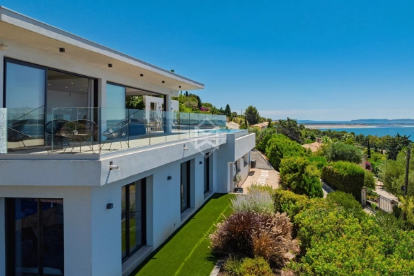 Luxury House for sale in Carqueiranne, 1 899 000 €, Photo 1
