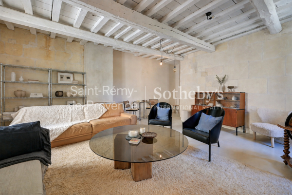 Maison de luxe à vendre à Arles, 450 000 €, Photo 1