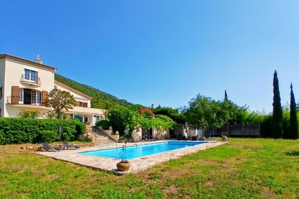 Maison de luxe à vendre à Gattières, 1 450 000 €, Photo 1