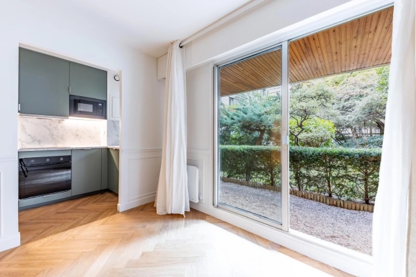 Luxury Apartment for sale in Paris 15ème, 565 000 €, Photo 3