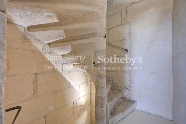 Maison de luxe à vendre à Arles, 320 000 €, Photo 4