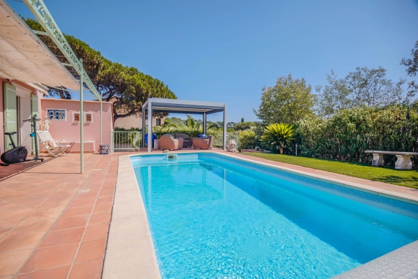 Maison de luxe à vendre à Les Issambres, 749 000 €, Photo 1