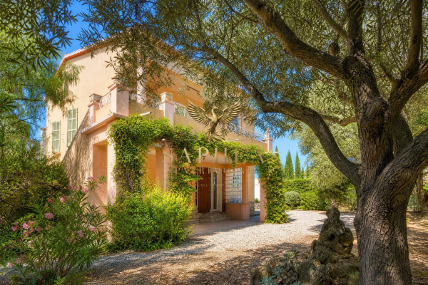 Maison de luxe à vendre à Sanary-sur-Mer, 1 500 000 €, Photo 1