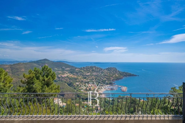 Maison de luxe à vendre à Théoule-sur-Mer, 1 790 000 €, Photo 1