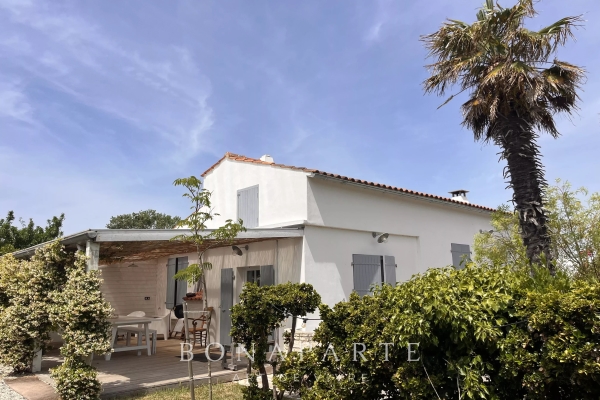 Maison de luxe à vendre à Saint-Clément-des-Baleines, 686 000 €, Photo 1