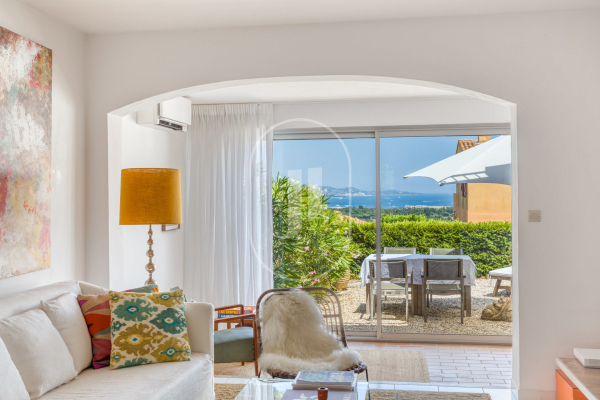 Luxury Apartment for sale in Cogolin, 485 000 €, Photo 2