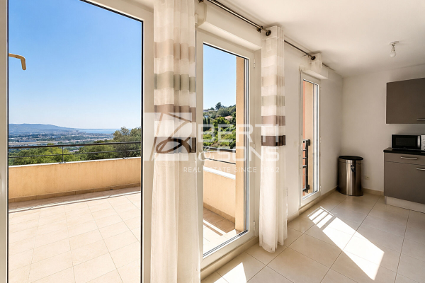 Appartement de luxe à vendre à Mandelieu-la-Napoule, 290 000 €, Photo 3