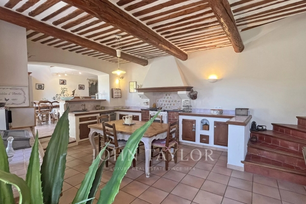 Luxury House for sale in Roaix, 770 000 €, Photo 3