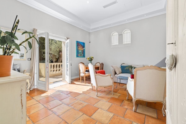 Maison de luxe à vendre à Saint-Paul-de-Vence, 745 000 €, Photo 4