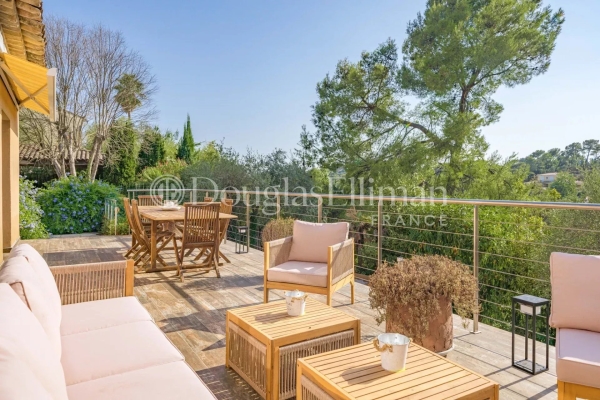 Maison de luxe à vendre à Roquefort-les-Pins, 2 555 000 €, Photo 4