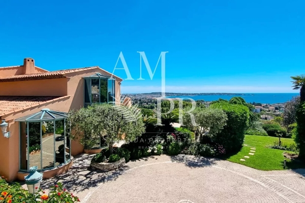 Maison de luxe à vendre à Cannes, 2 990 000 €, Photo 1