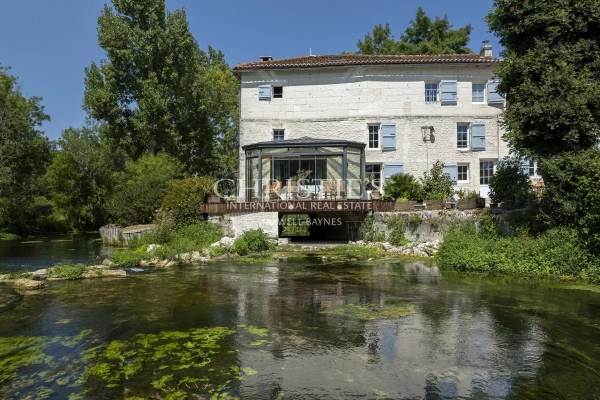 Maison de luxe à vendre à Montils, 990 000 €, Photo 1
