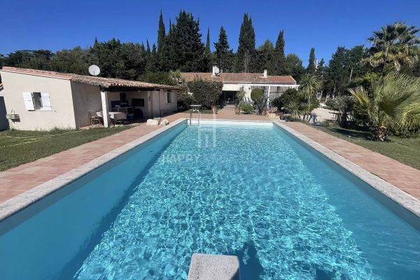 Maison de luxe à vendre à Fontvieille, 895 000 €, Photo 1