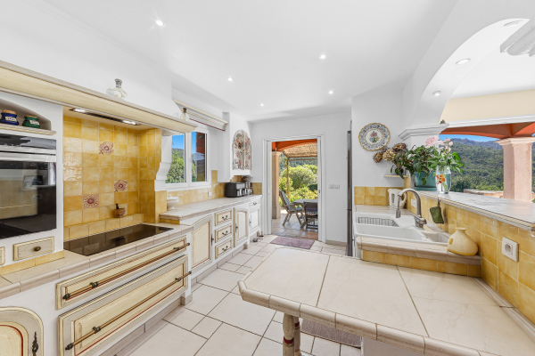 Maison de luxe à vendre à Les Adrets de l'Esterel, 990 000 €, Photo 6